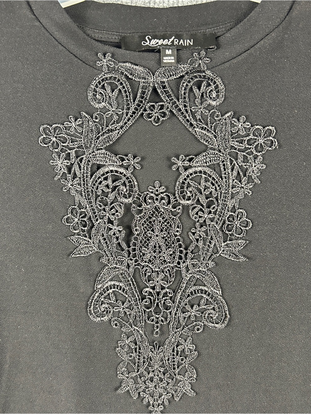 Sweet Rain Black Corded Lace Cutout Applique Puff 3/4 Sleeve Blouse Size Medium - Picture 5 of 12
